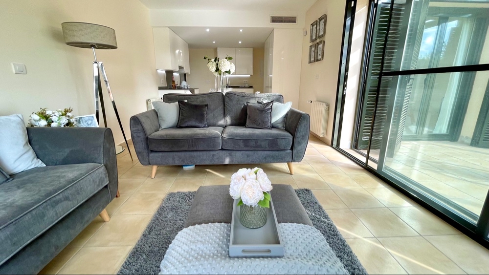 118.995 Euros         Corvera Country Club