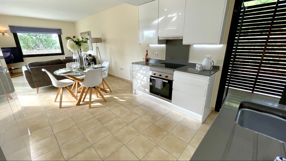 118.995 Euros         Corvera Country Club