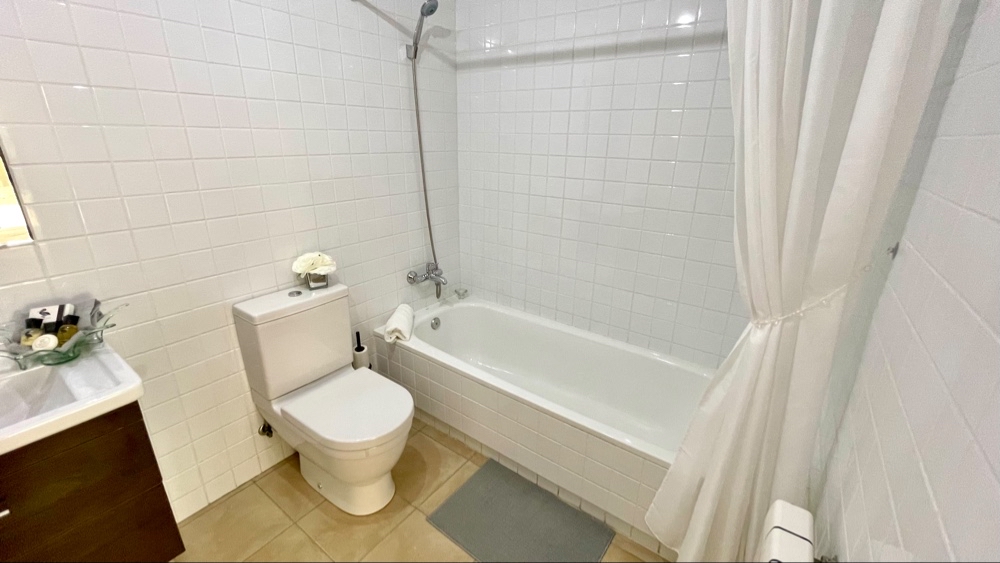 118.995 Euros         Corvera Country Club