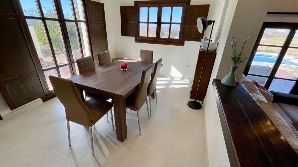 379.950 Euros