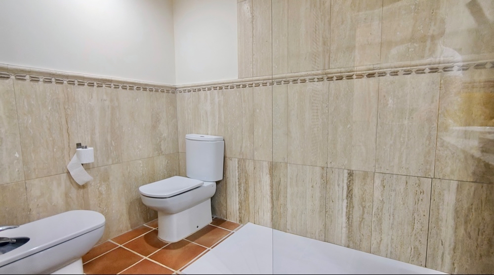 124.900 Euros