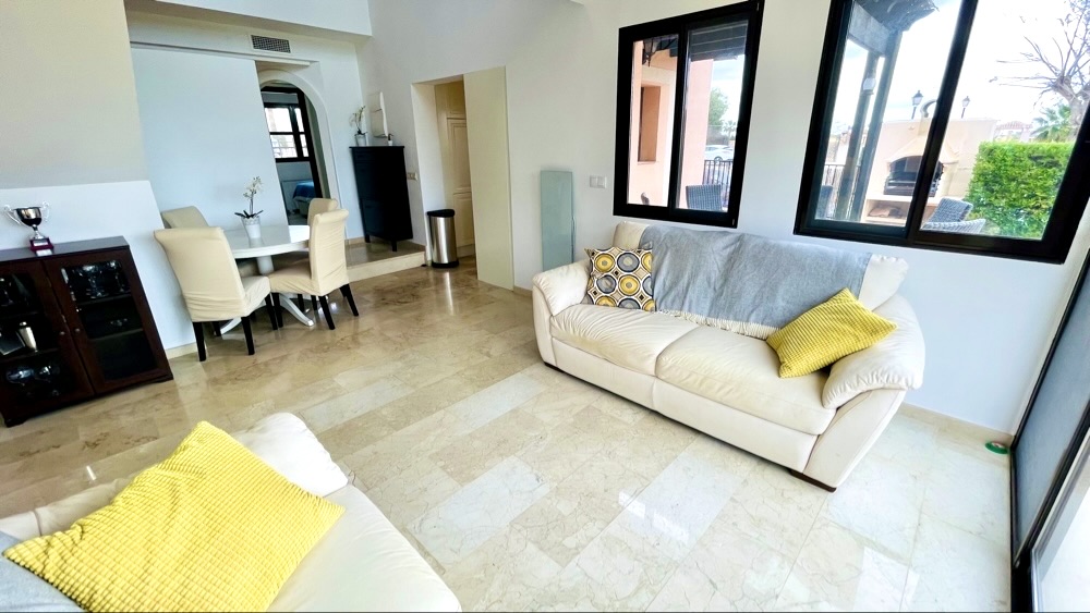 285.000 Euros