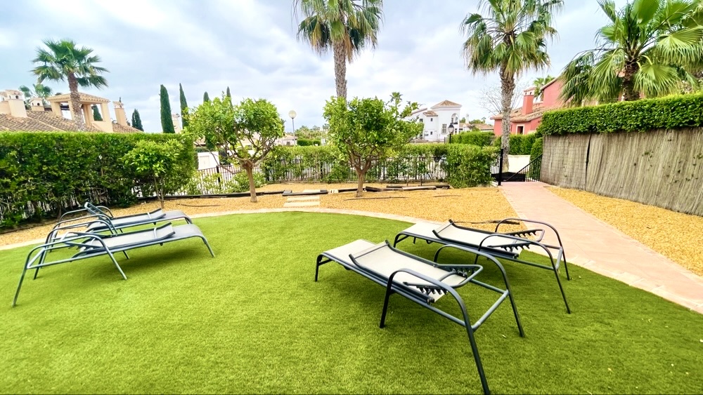 285.000 Euros