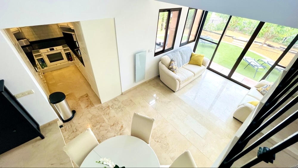 285.000 Euros