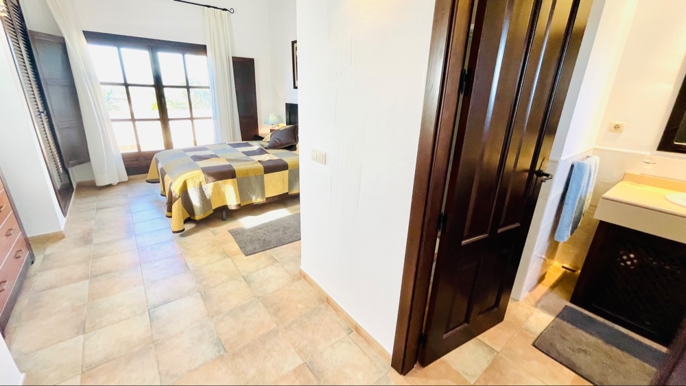 345.000 Euros