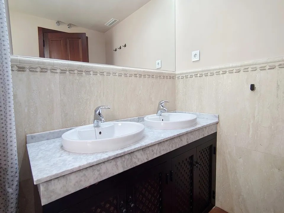 179.900 Euros