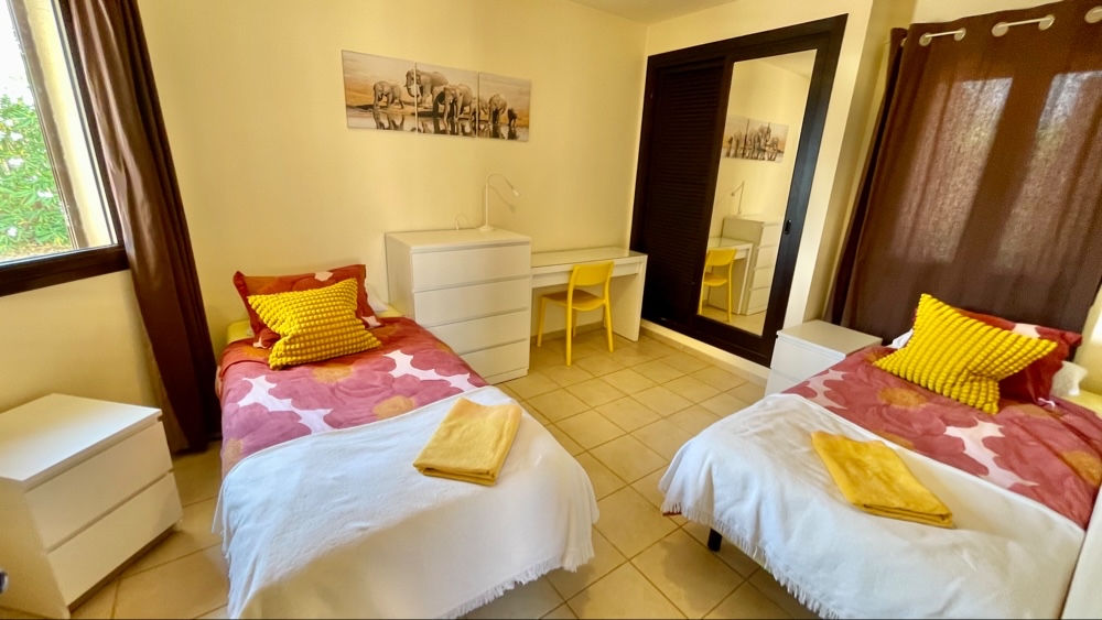 369.950 Euros