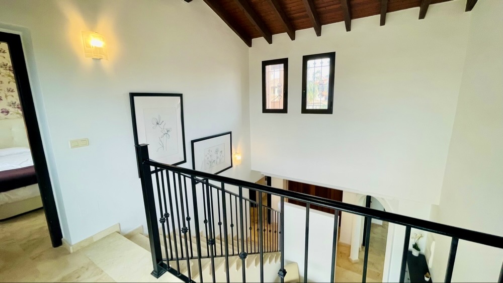 285.000 Euros