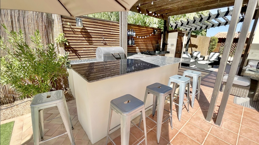 310.000 Euros