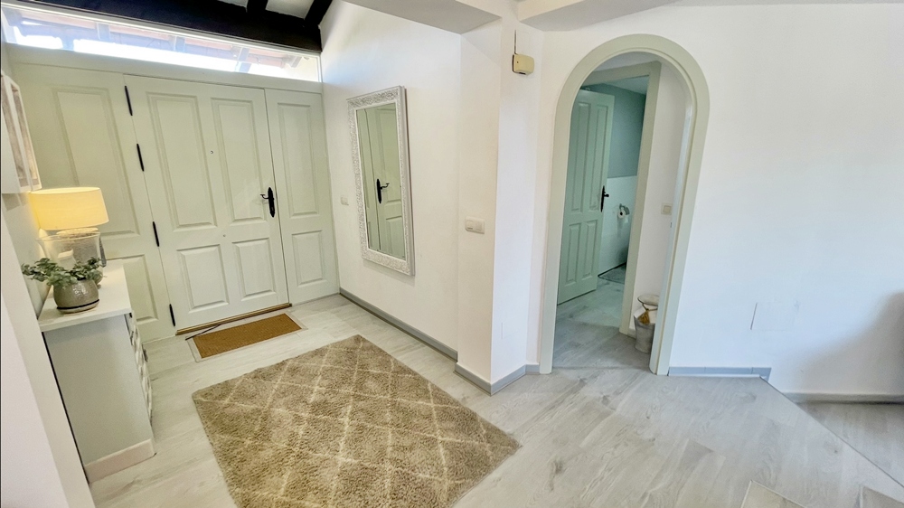 310.000 Euros