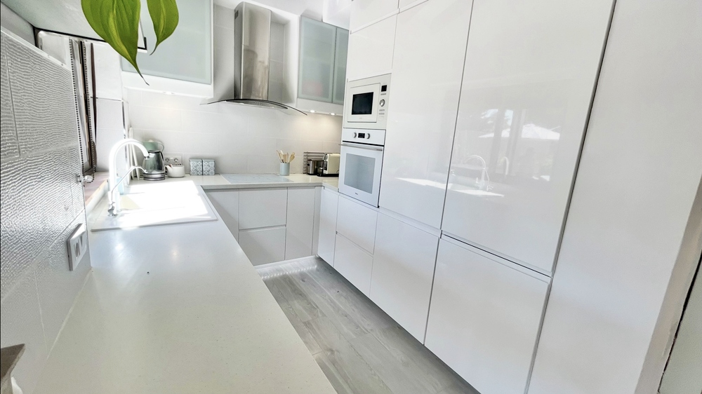 310.000 Euros