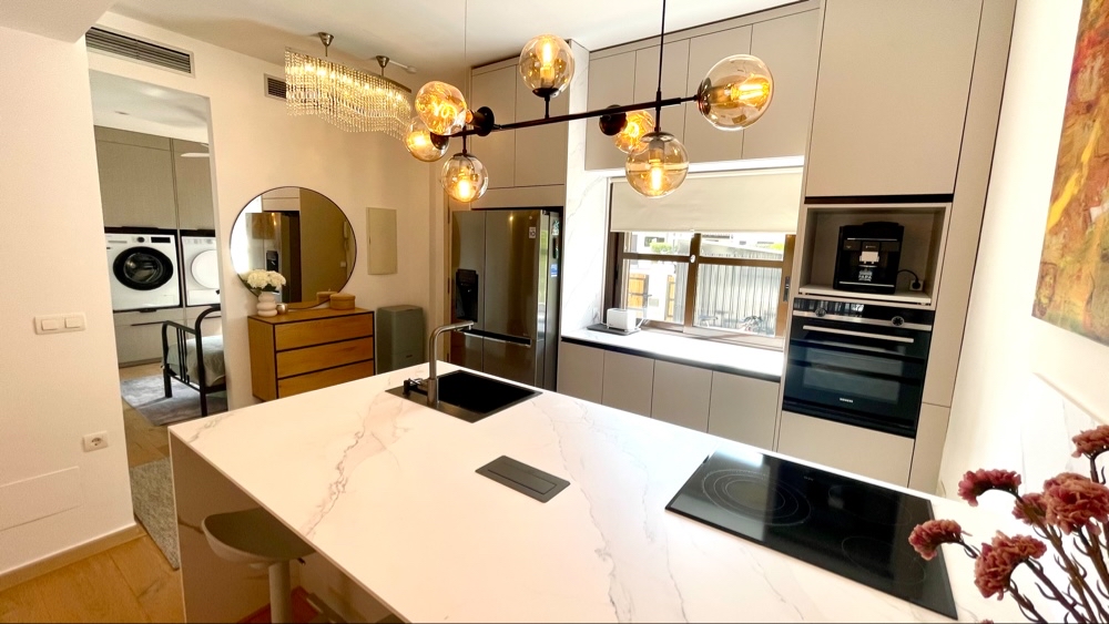 235.000 Euros