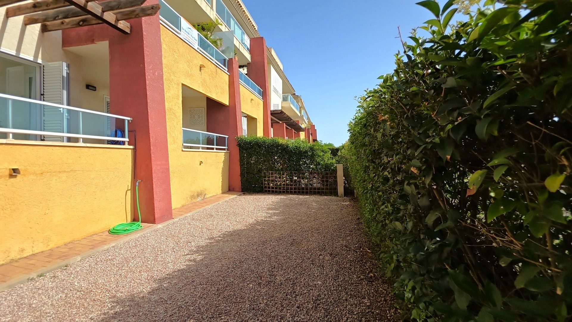 225.000 Euros