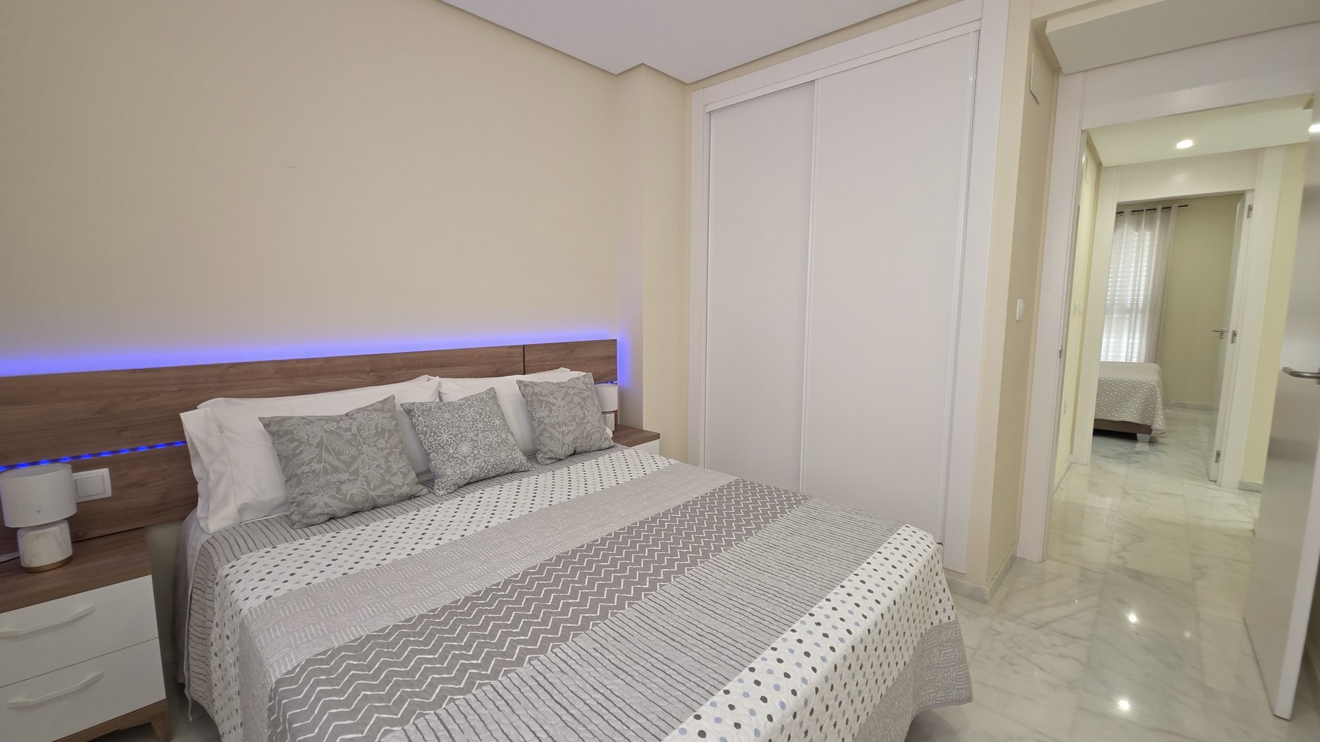 225.000 Euros