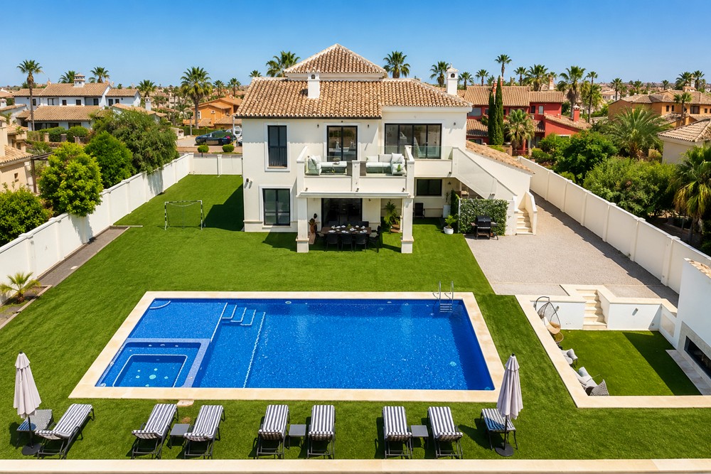 695.000 Euros