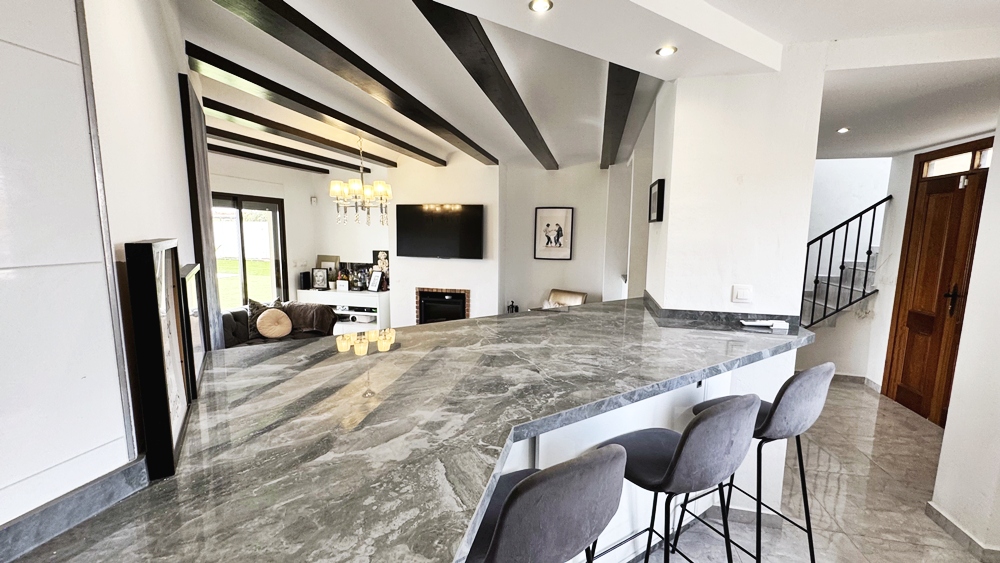 695.000 Euros