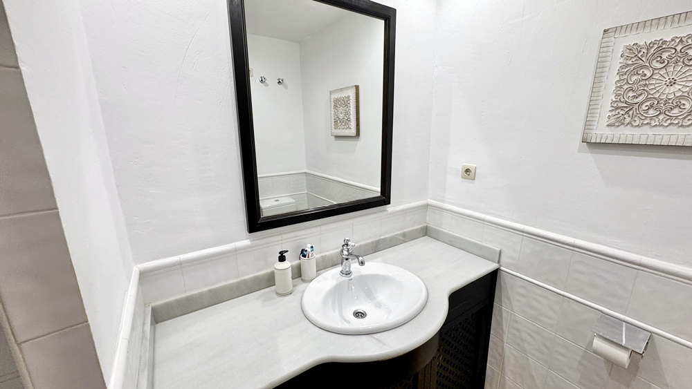 229.950 Euros