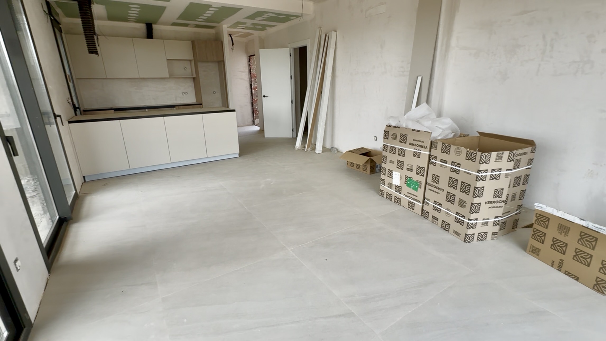 379.900 Euros