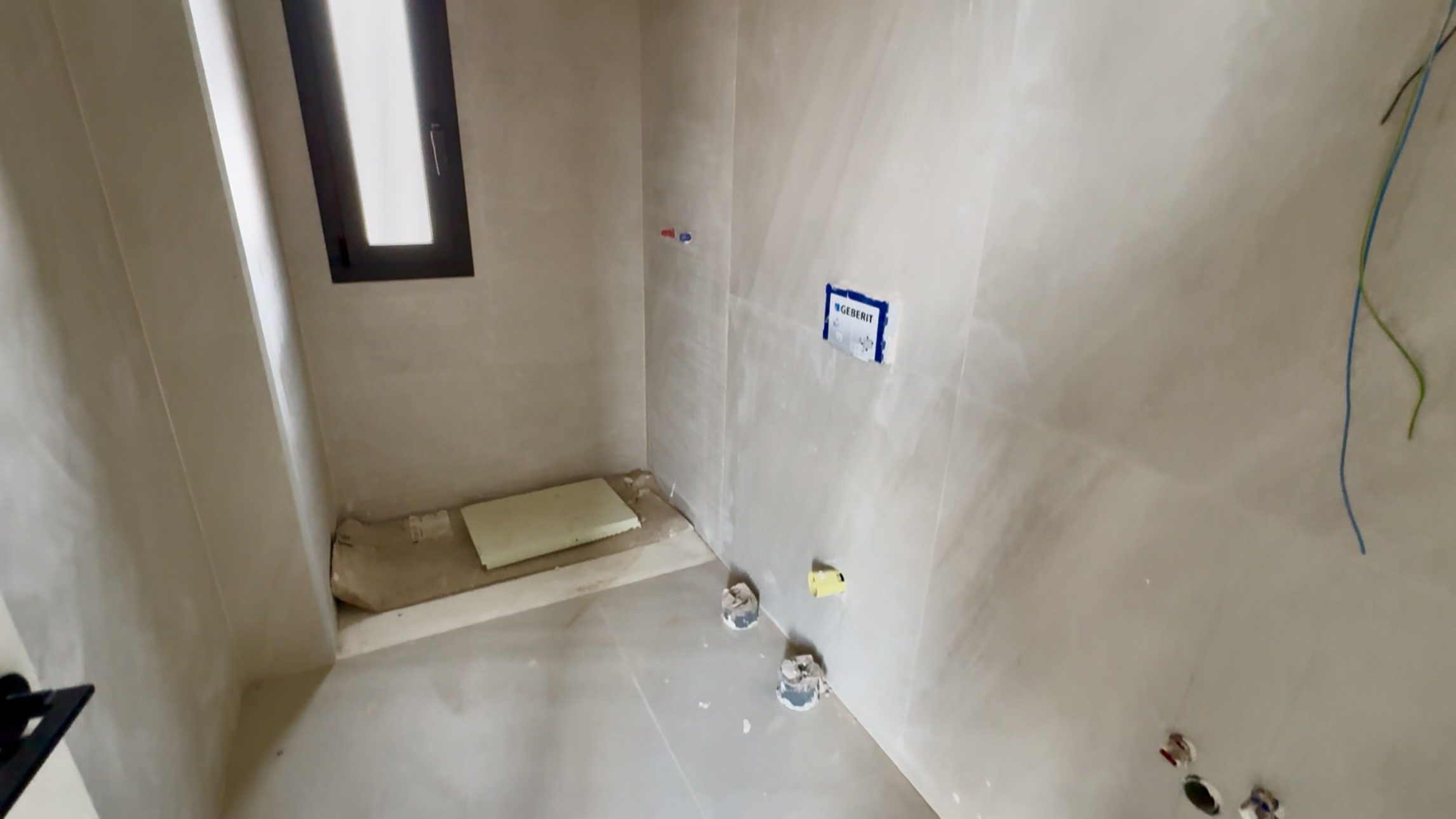 379.900 Euros