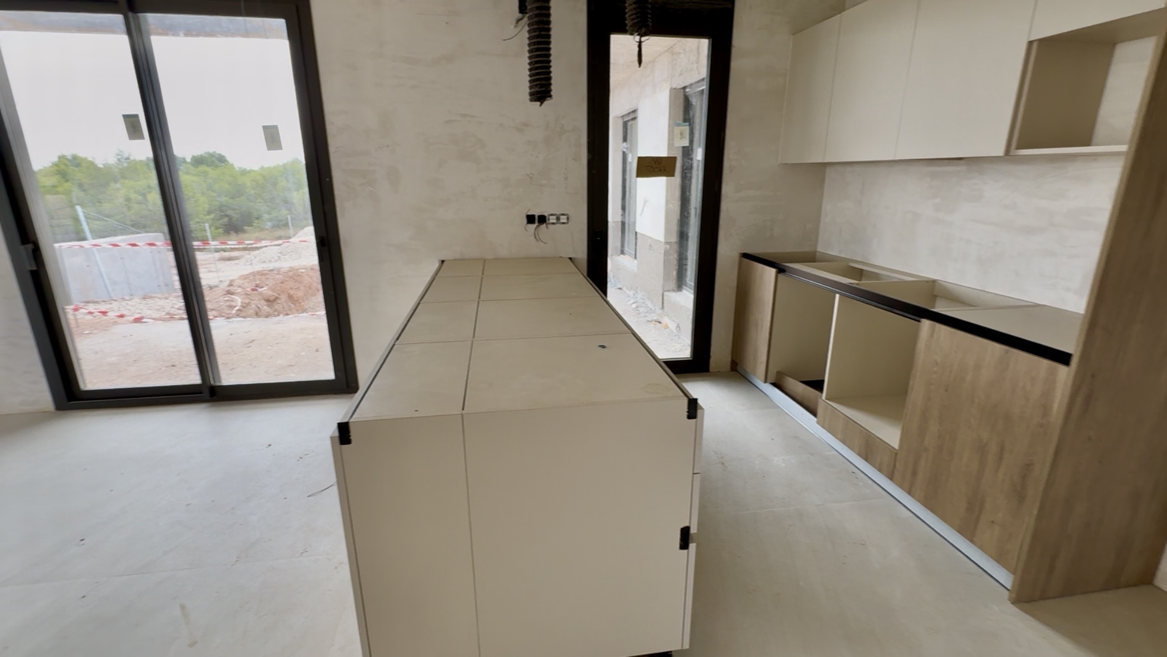379.900 Euros