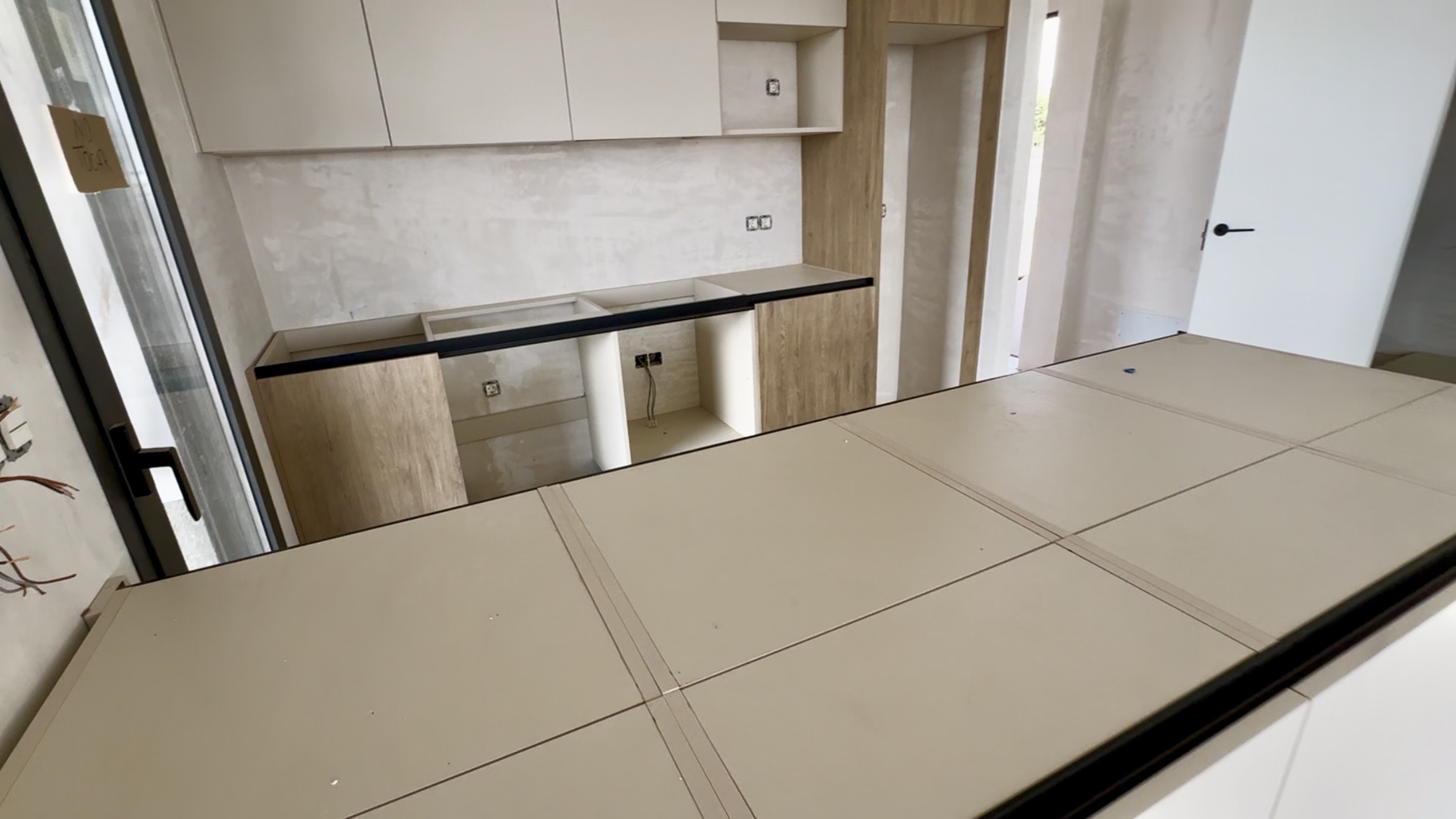 379.900 Euros
