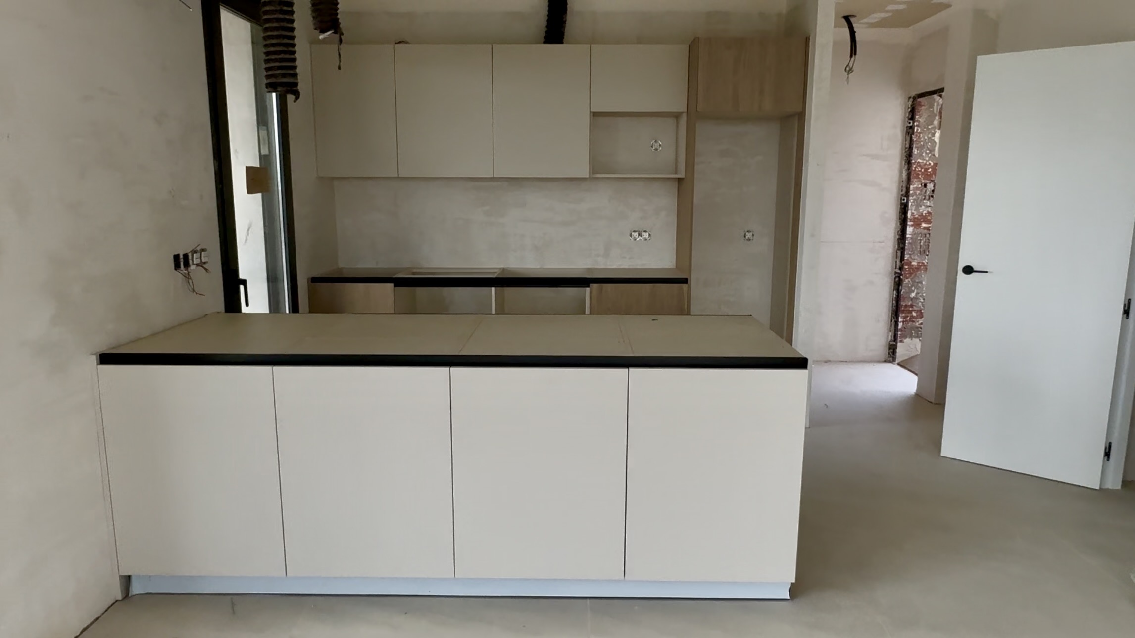 379.900 Euros