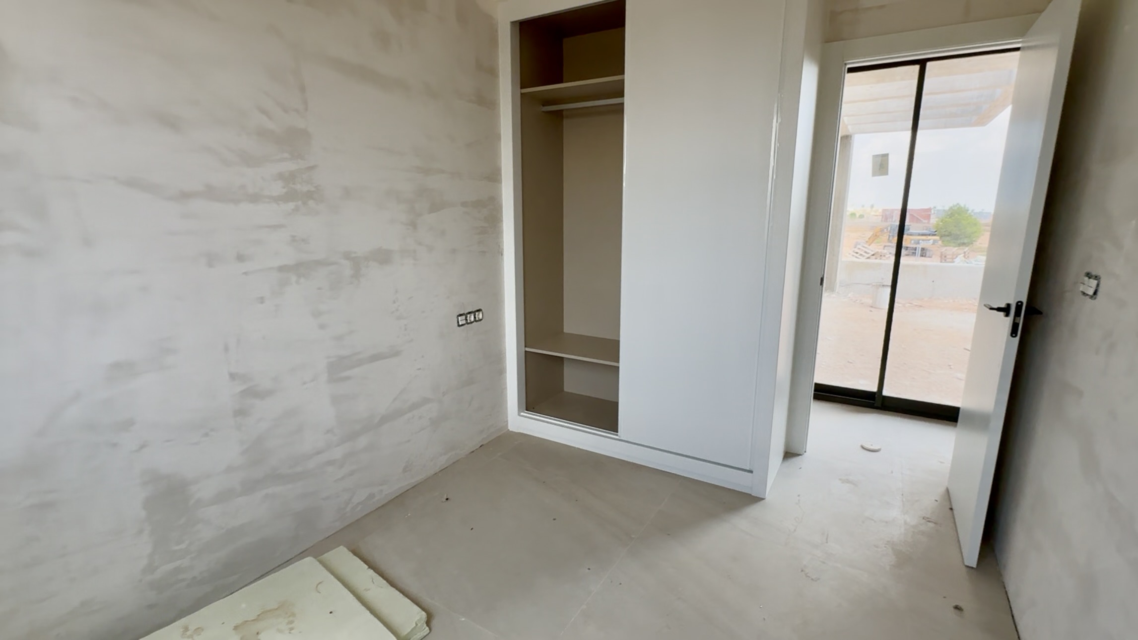 379.900 Euros