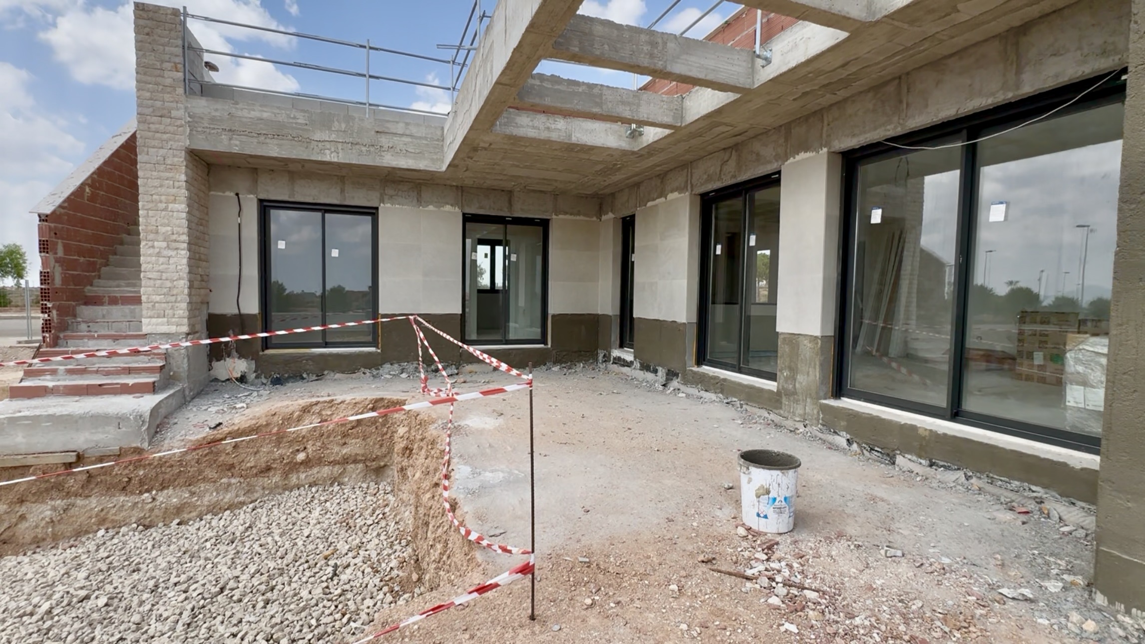 379.900 Euros