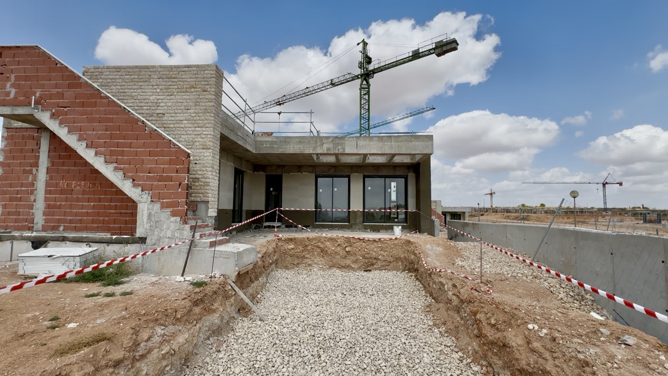 379.900 Euros