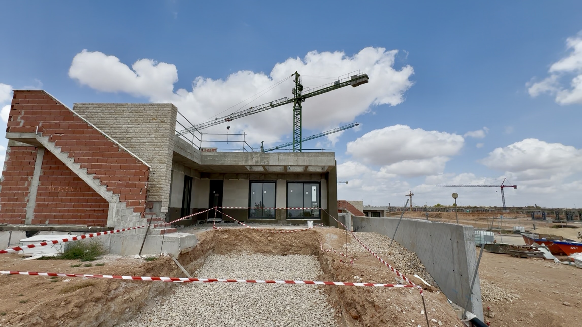 379.900 Euros